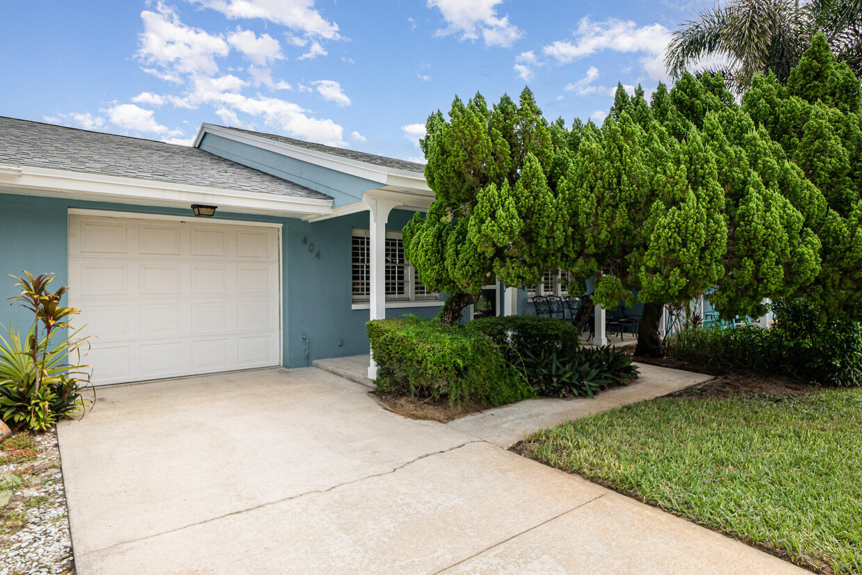 Foto principal - 404 Emerald Dr S