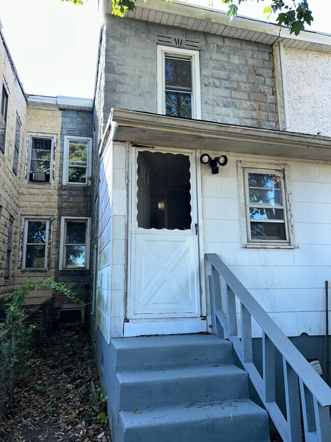 Foto del edificio - 126 D'Arcy Ave