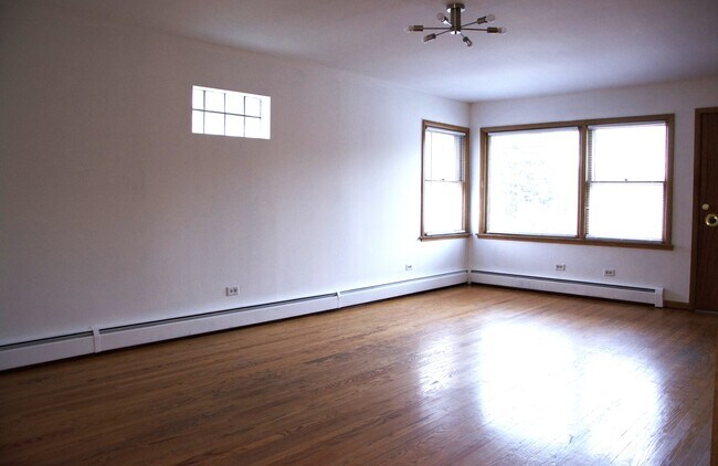 Building Photo - 5626 S 74th Ave