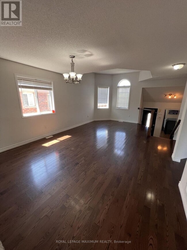 Building Photo - 82 Ambler Bay