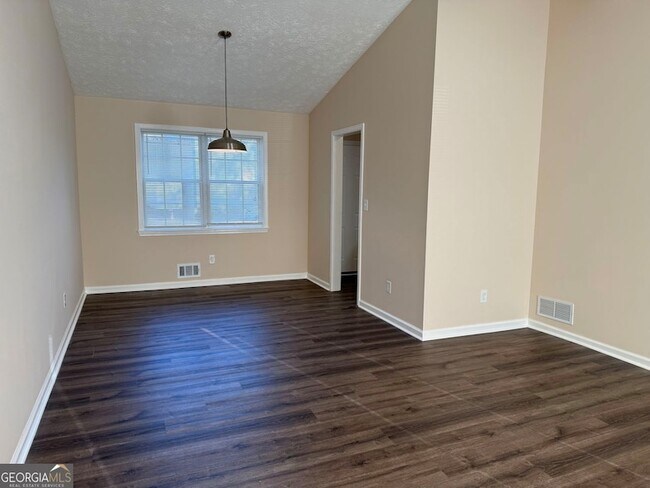 Foto del edificio - 10111 Settlers Grove Rd NE