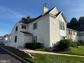 Building Photo - 508B Ginger Dr