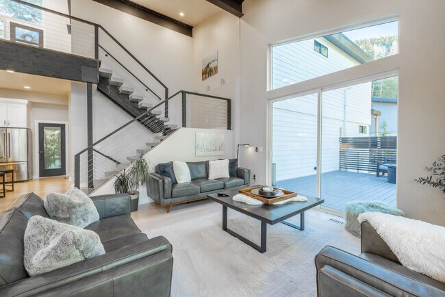 Foto del edificio - 255 Matterhorn Dr