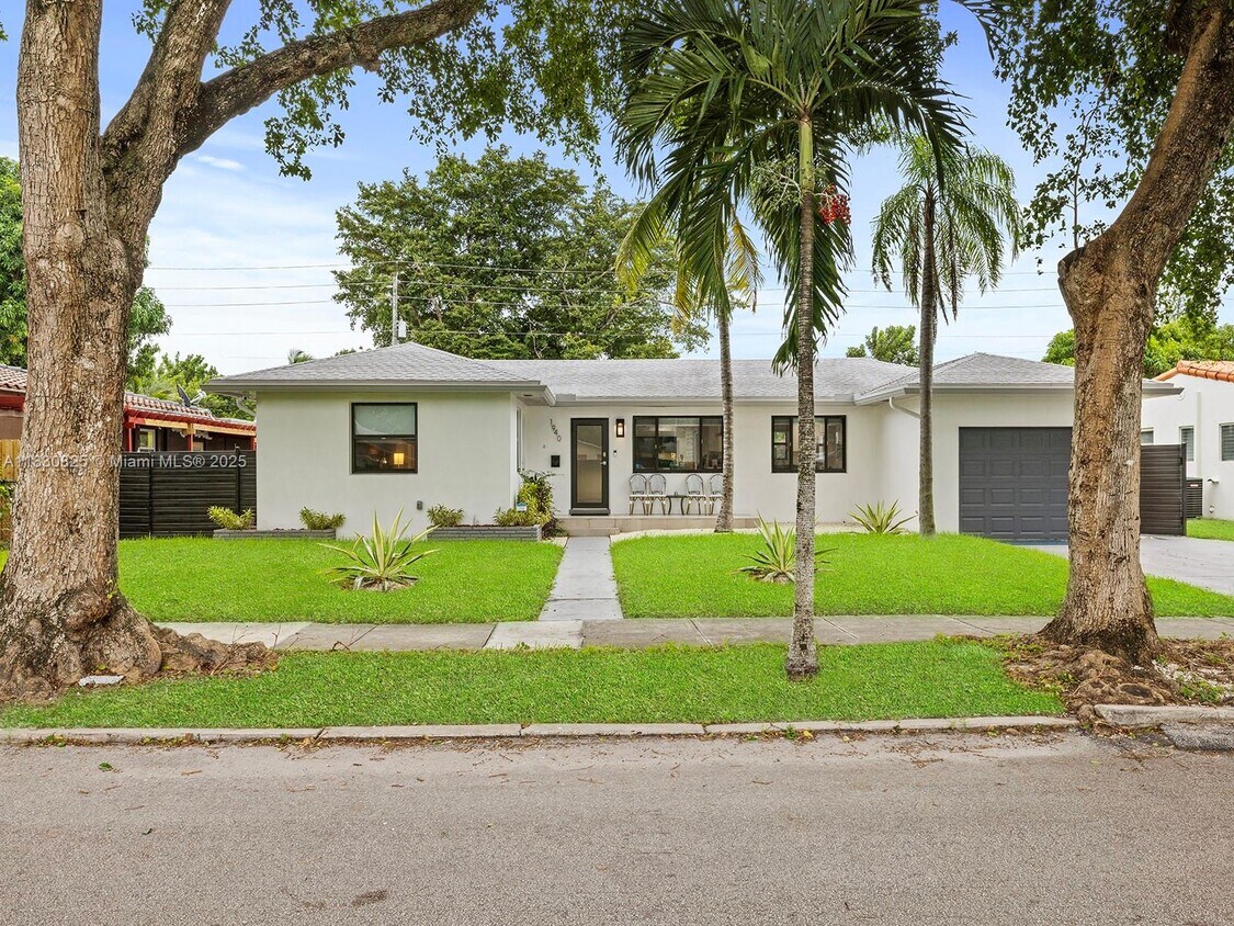Foto principal - 1940 Funston St