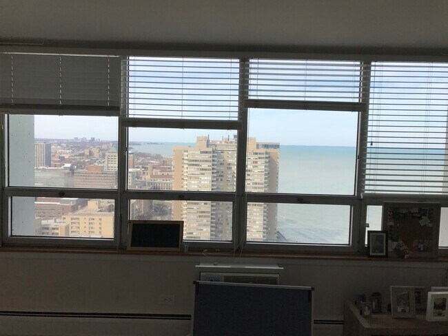 Foto del edificio - 6171 N Sheridan Rd