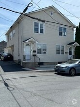 Building Photo - 213-215-215 E Franklin St