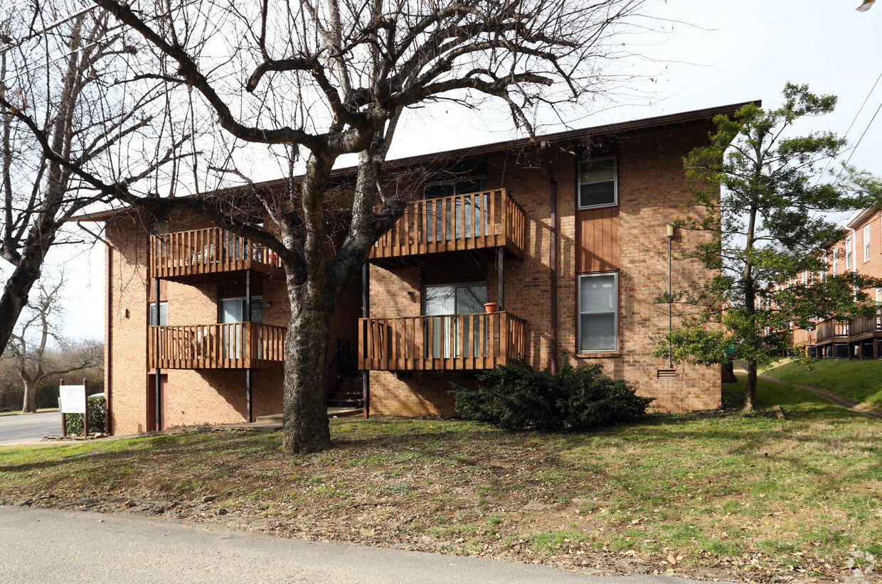 Building Exterior - Fairwood Apartments