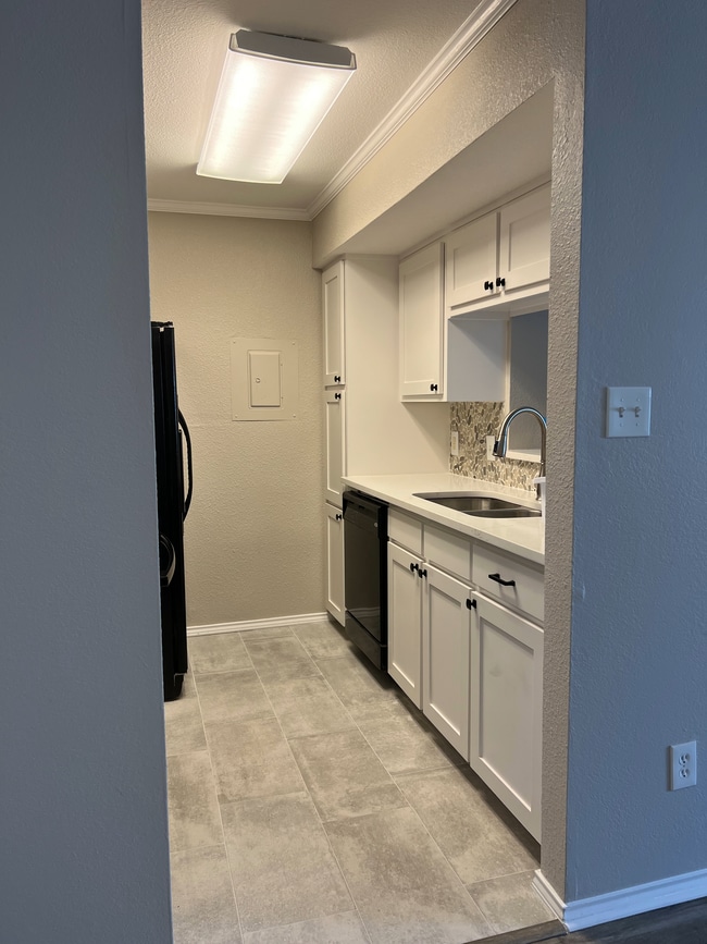 Kitchen - 3201 Donnelly Cir