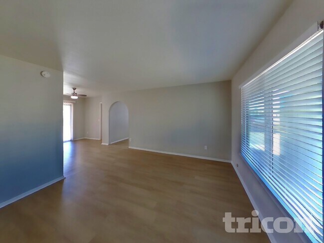 Foto del edificio - 7331 W Mountain View Rd