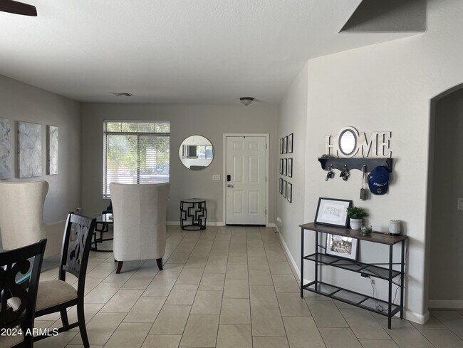 Foto del edificio - 12376 W Sells Dr