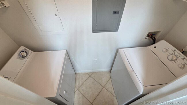 Building Photo - 6505 Emerald Dunes Dr