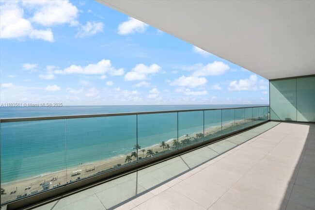Building Photo - 10203 Collins Ave