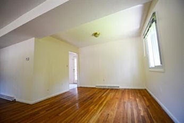Foto del edificio - 1272 Beacon St