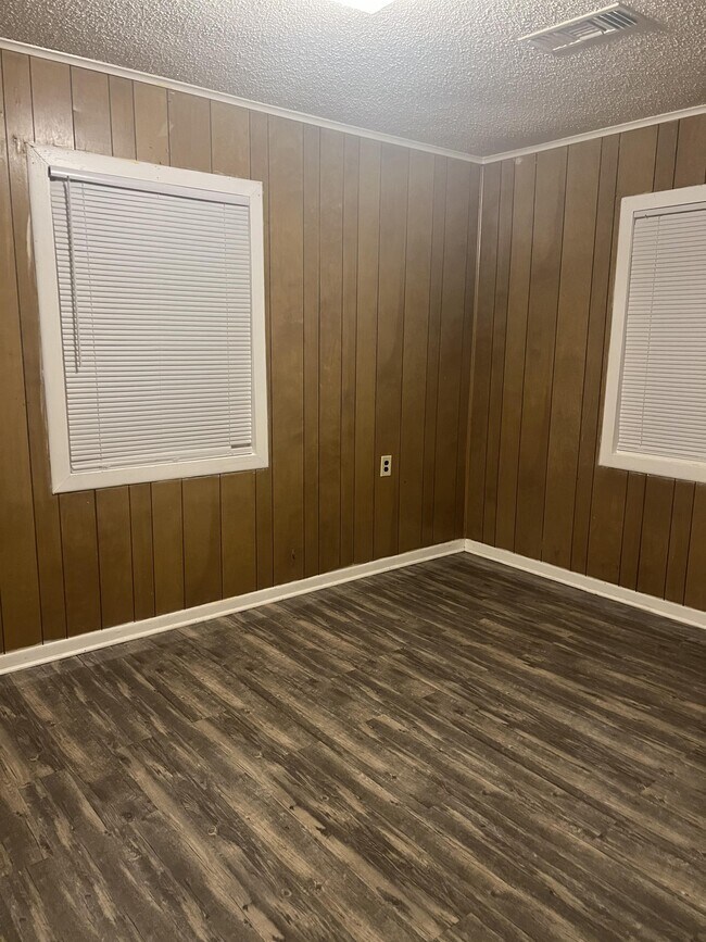Building Photo - 2218 Ridgecrest Dr