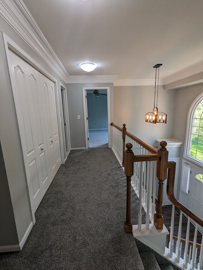 Building Photo - 24250 Springbrook Dr