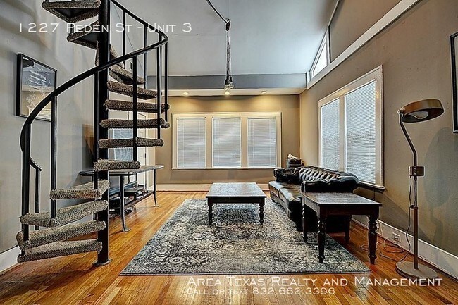 Building Photo - Charming Home in Houston!