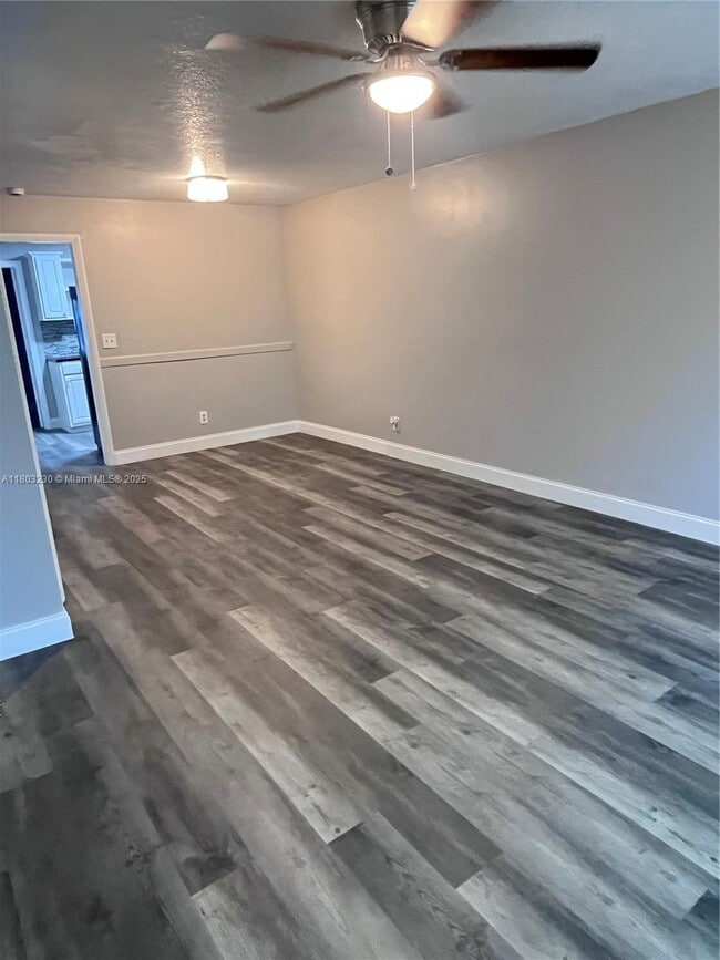 Foto del edificio - 5305 NW 15th Ct