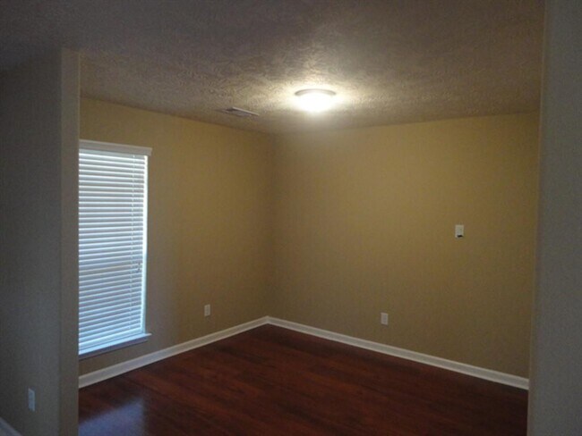 Building Photo - 11810 Kingdom Come Pl