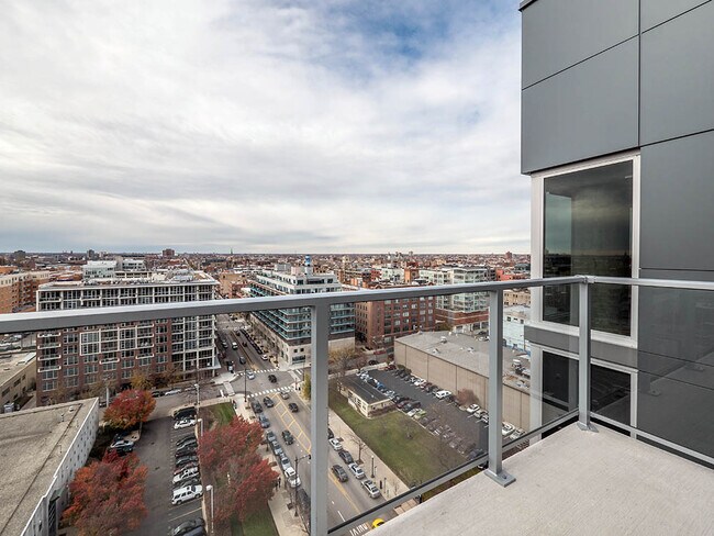 Building Photo - 1730 N Wells St