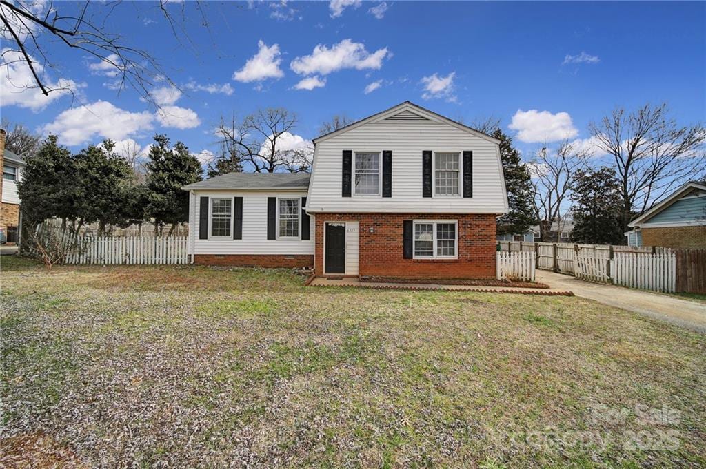 Foto principal - 6323 Coach Hill Ln