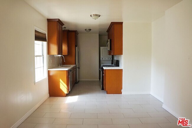 Building Photo - 5051 Dockweiler St