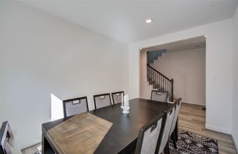 Building Photo - 2816 Oakheath Crst Ct