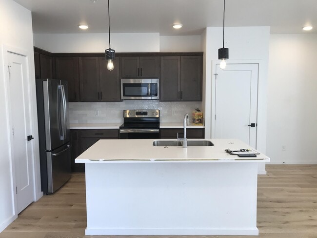 Building Photo - 2420 Tschache Ln