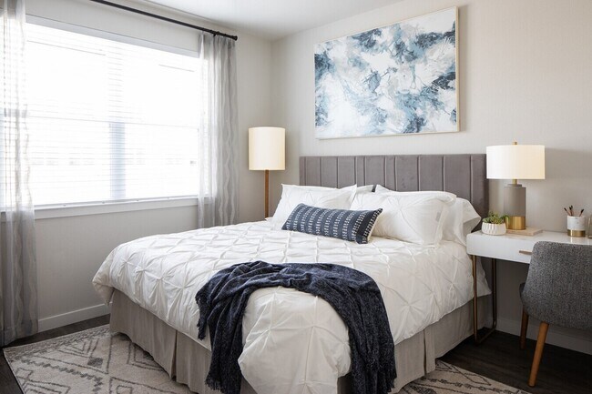 Building Photo - Luxury Look, Everyday Comfort