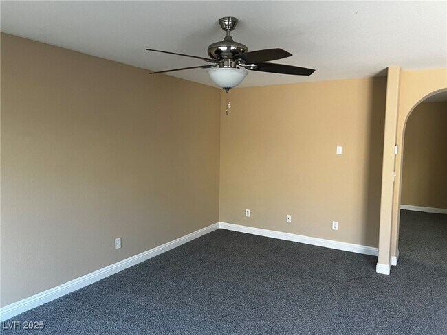 Foto del edificio - 10230 Headrick Dr
