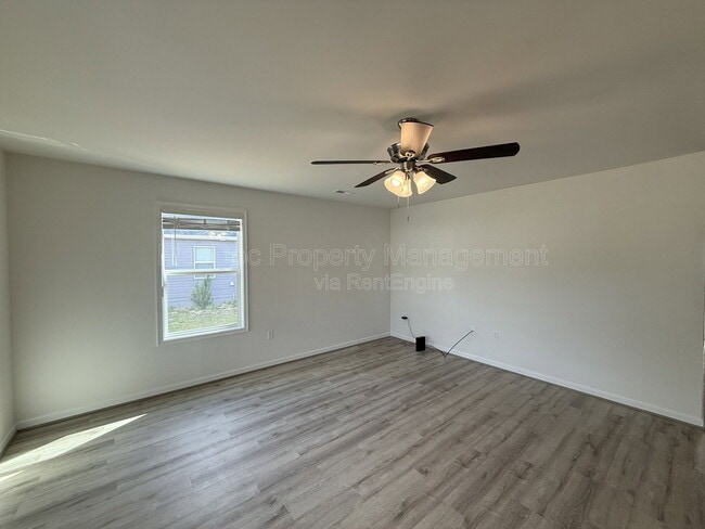 Building Photo - 990 Ebb Tide Dr