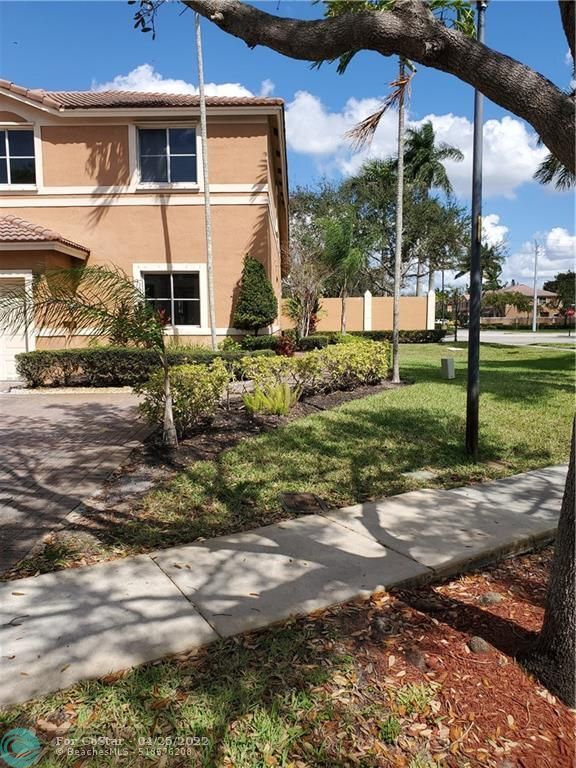Foto del edificio - 2251 NW 99th Way
