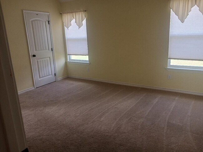 Foto del edificio - 5404 Lake View Dr