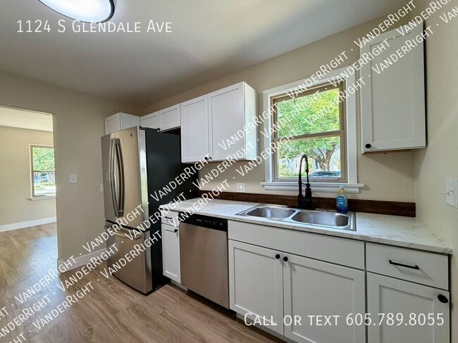 Foto del edificio - 1124 S Glendale Ave