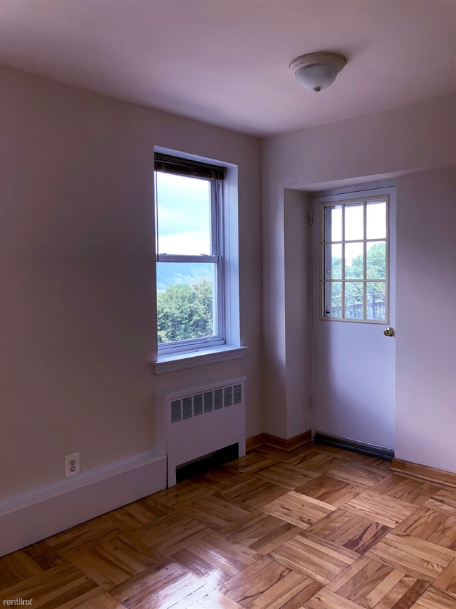 Building Photo - 1 br, 1 bath  - 300 N Broadway