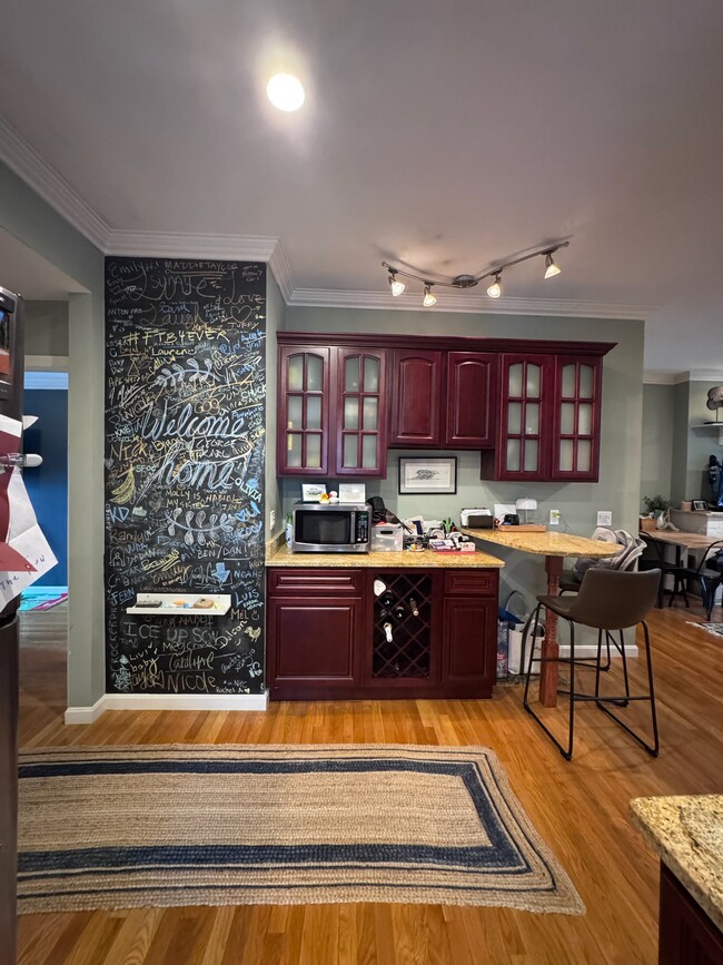 Building Photo - 127 Heath St