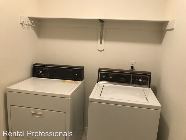 Building Photo - 3 br, 2 bath House - 5676 Annie Unit G