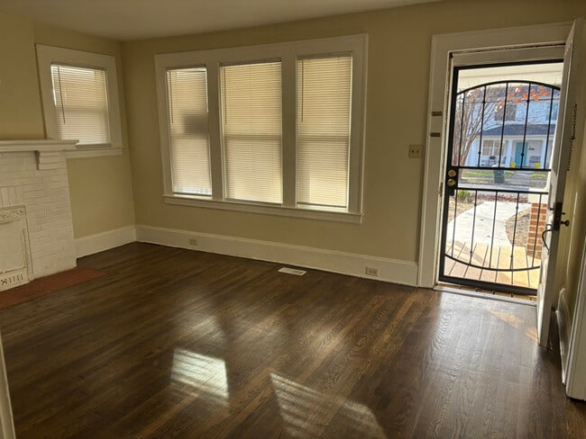 Foto del edificio - 2939 Bon Air Ave