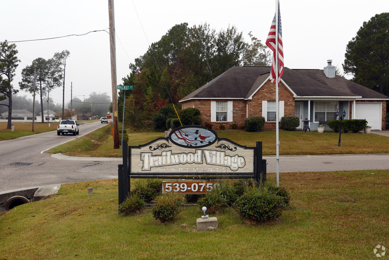 Foto del edificio - Trailwood Village Apartments