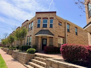 Building Photo - 210 Belleville Dr