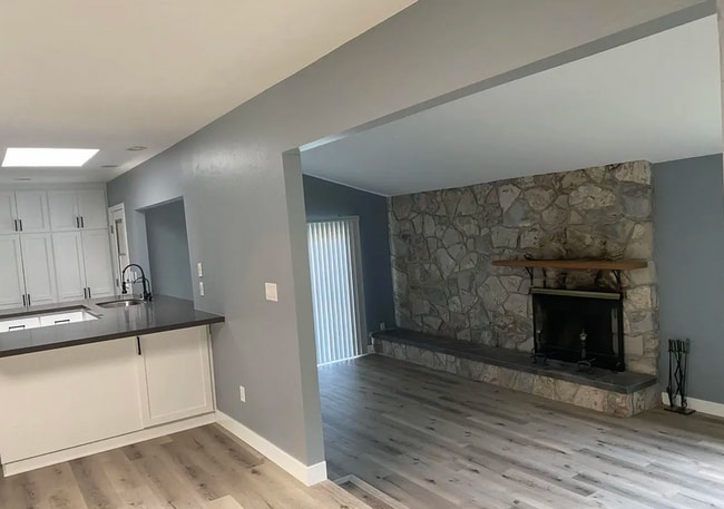 Building Photo - 2737 Sarver Ln