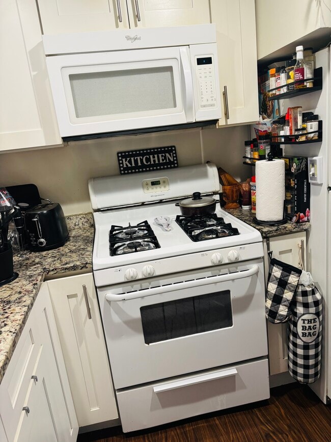 Building Photo - 3705 W Belden Ave