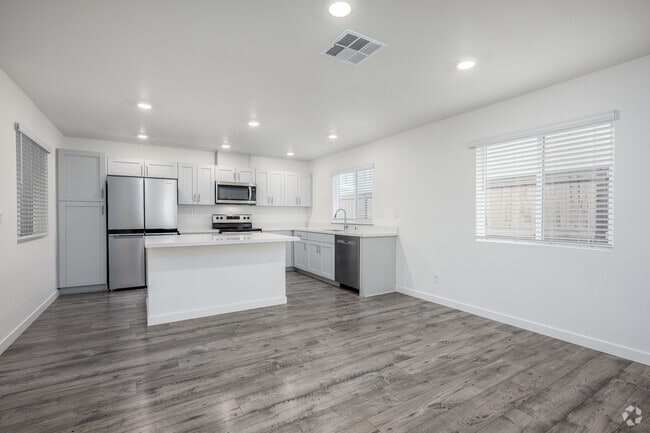 4BR, 2.5BA - 1,832SF - Dining Room - Isles
