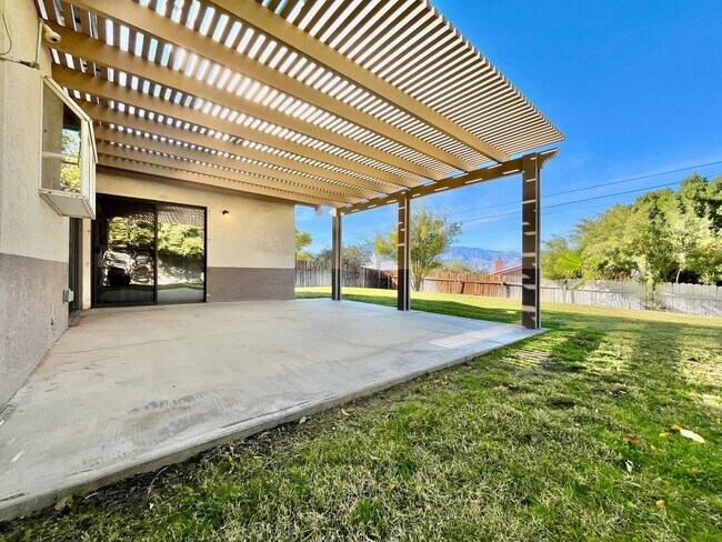 Foto del edificio - AVAILABLE NOW! STUNNING 3 Bed 2 Bath Home ...