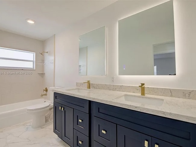 Building Photo - 5030 NW 41st Ct