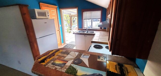 Building Photo - 541 W Palo Verde Ave