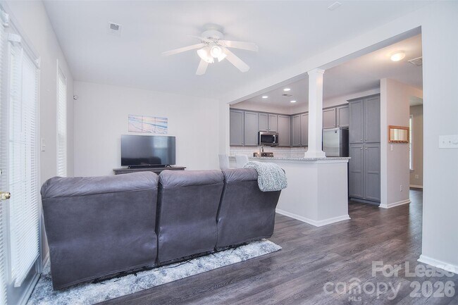 Foto del edificio - 11315 Dundarrach Ln