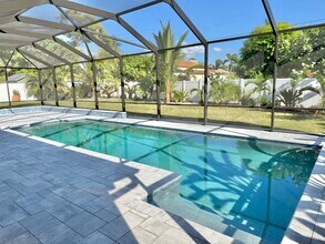 Building Photo - 1111 Mallorca Dr Building Photo - 1111 Mallorca Dr