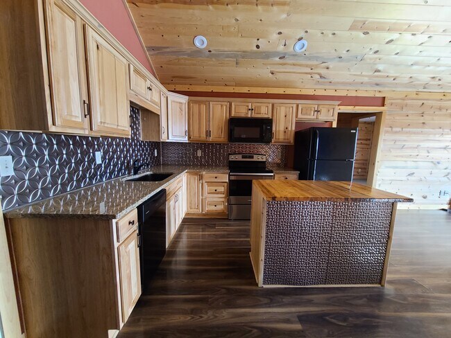 Building Photo - 12658 Misty Creek Rd