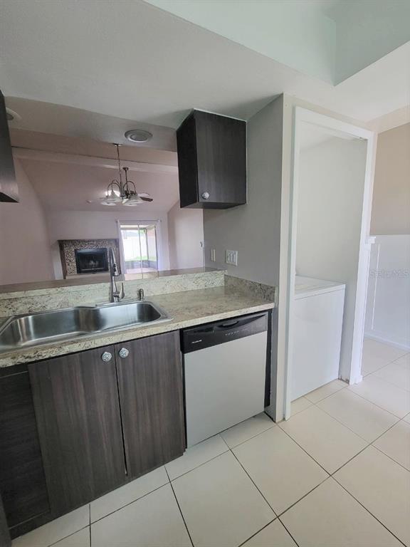 Foto del edificio - 13002 Leverington St