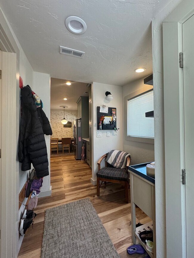 Foto del edificio - Updated 3 Bed/ 2 Bath Rental